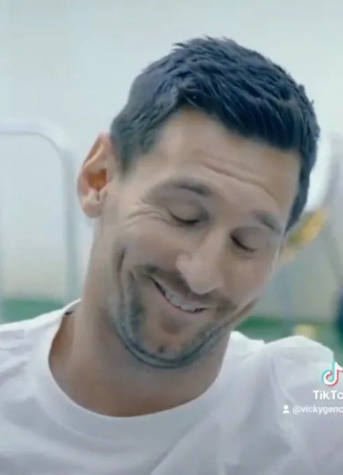 Messi nghe tin đồn chuyển nhượng và phản ứng bất ngờ