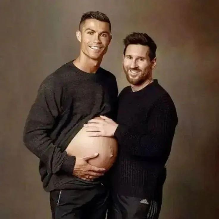 Ảnh chế Ronaldo có bầu với Messi