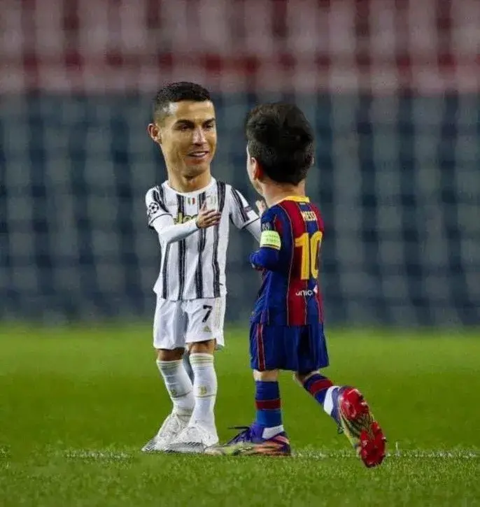 Meme Ronaldo – Messi siêu bựa, group chat cười vỡ bụng