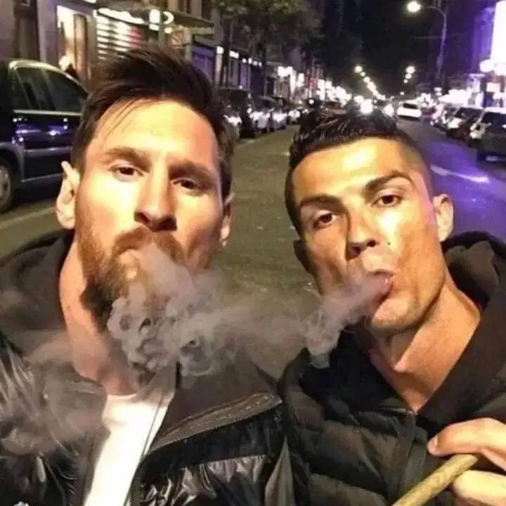 Meme Ronaldo và Leo bá đạo, xem xong nghiện ngay