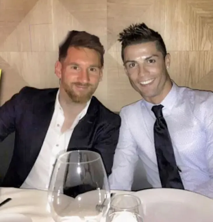 Meme Ronaldo – Messi lầy lội, viral khắp mạng xã hội