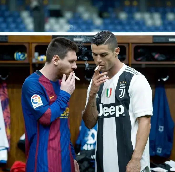 Hình chế CR7 – M10 hút thuốc cực chất