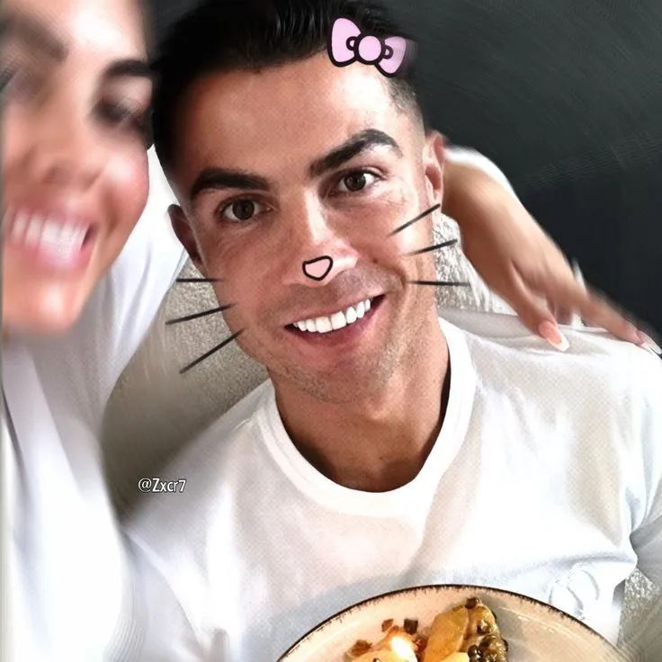 Ảnh chế Ronaldo cực nhây hiệu ứng filter mèo
