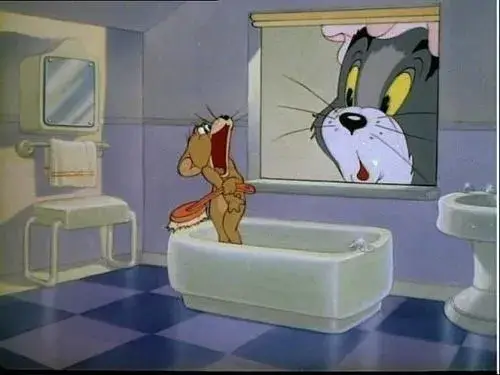 Mèo Tom nhìn lén chuột Jerry tắm