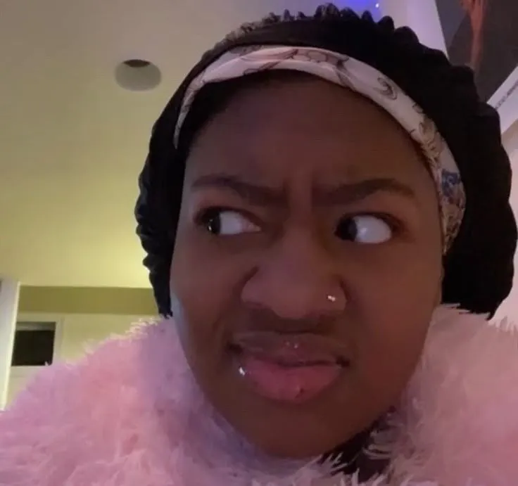 Đôi mắt trợn tròn nhưng lại gợi tiếng cười bất ngờ