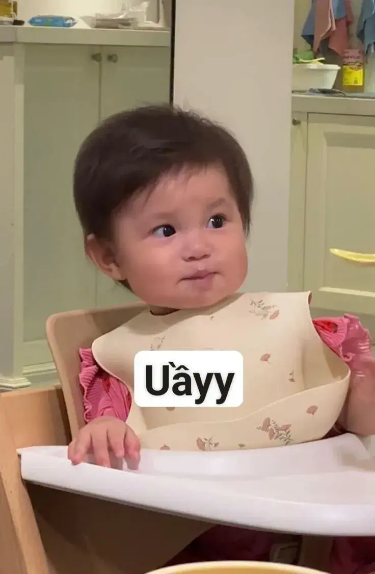 Meme giật mình ánh mắt mở to, gương mặt quê độ