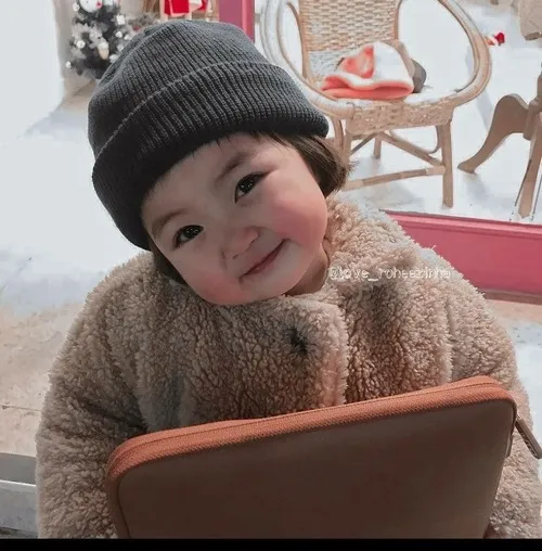 Meme chế baby cười răng sún cực xinh