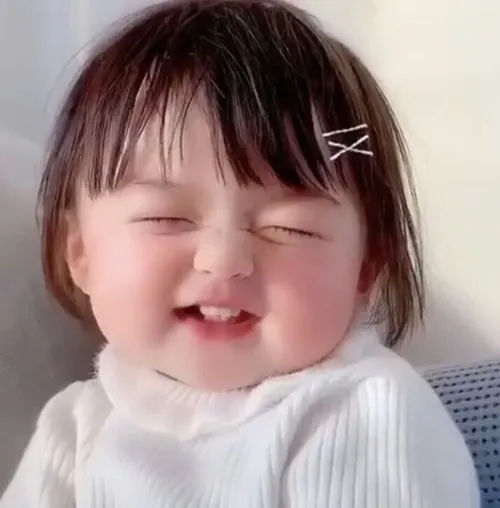 Hình chế baby cười khiến tim tan chảy