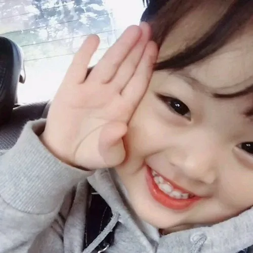 Hình vui bé cười khiến ai cũng thích