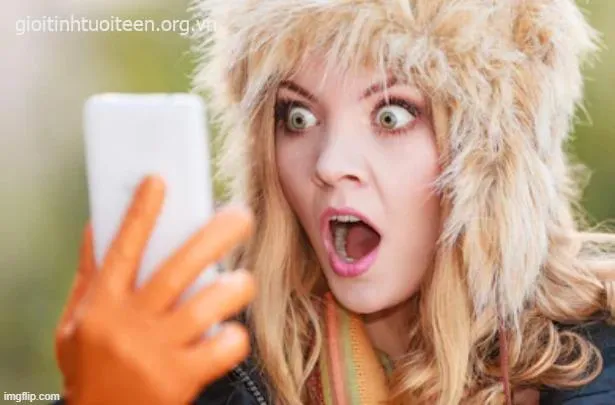 Biểu cảm há mồm bối rối, gương mặt ngơ ngác đáng yêu