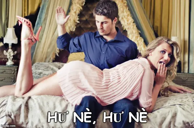 Meme hư nè đánh mông mang lại tiếng cười dí dỏm