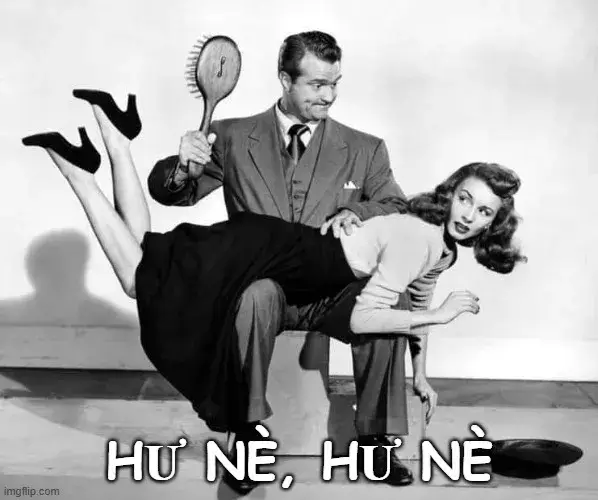 Meme hư nè với cú đánh vào mông cực kỳ buê đuê