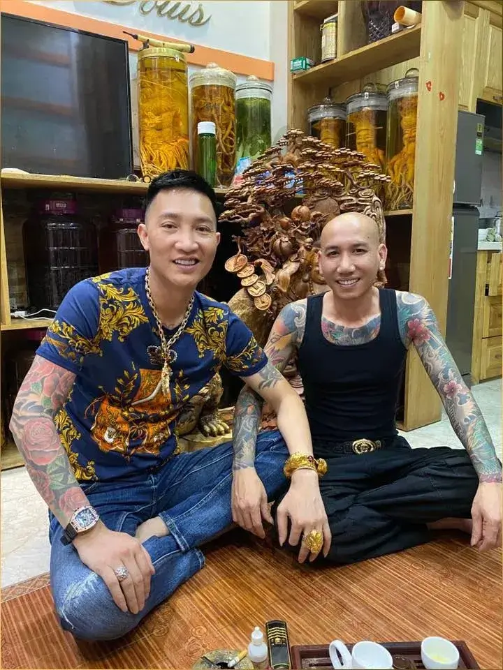 Huấn Hoa Hồng cùng Phú Lê