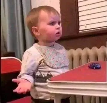 Meme đứng hình dáng người đơ cứng cực troll