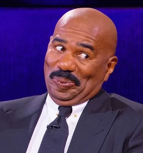 Biểu cảm nhịn cười nửa khó chịu nửa thú vị