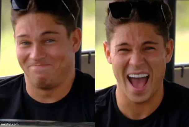 Khuôn mặt sắp nổ tung vì cố gắng nhịn cười