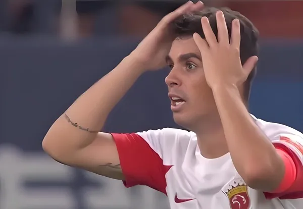 Hình chế ôm đầu sốc ngáo ngơ