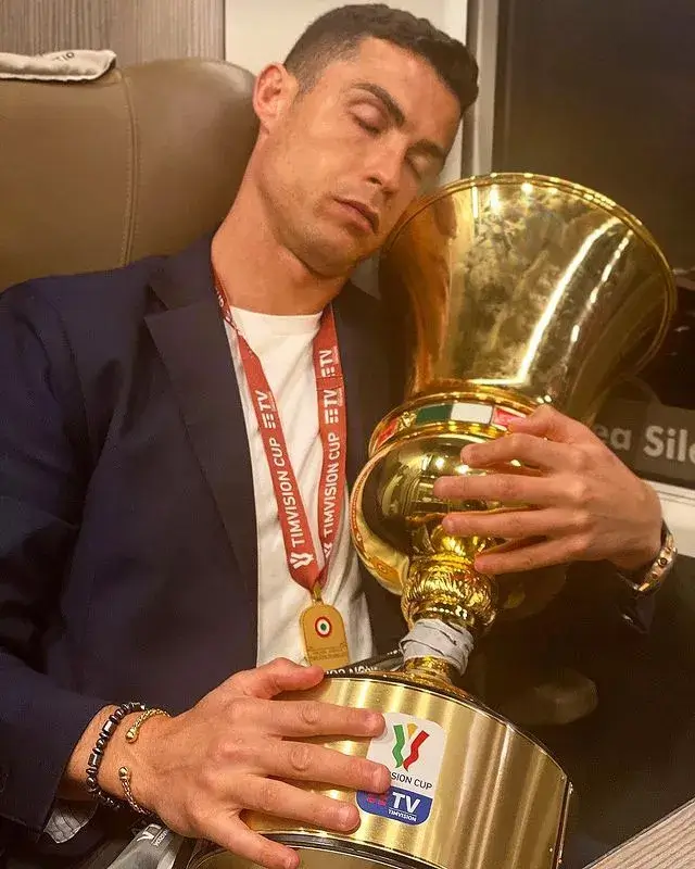 Meme Ronaldo chất chơi, lan truyền siêu nhanh khắp mạng