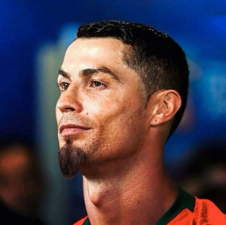 Meme Ronaldo cười nhăn nhở