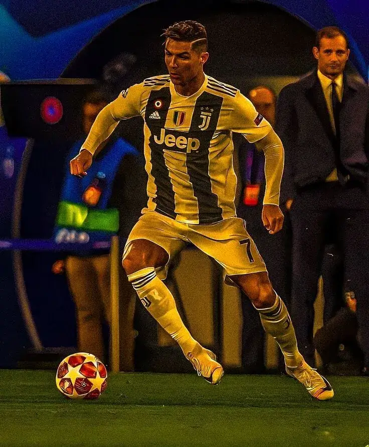 Meme Ronaldo cười ngặt nghẽo