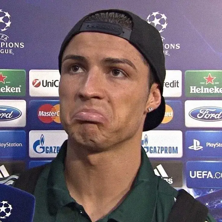 Hình vui Ronaldo chề môi ngầu bá đạo