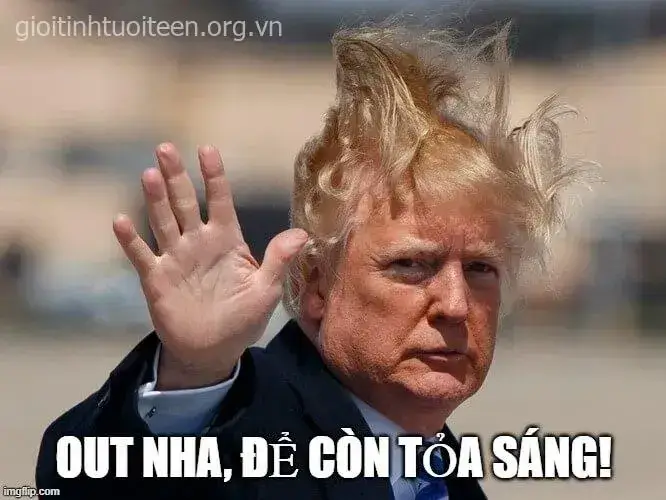 Meme Donal Trump chào chia tay gương mặt nghẹn ngào