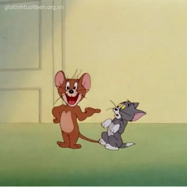 Tom và Jerry cười giòn tan trong khoảnh khắc vui vẻ.