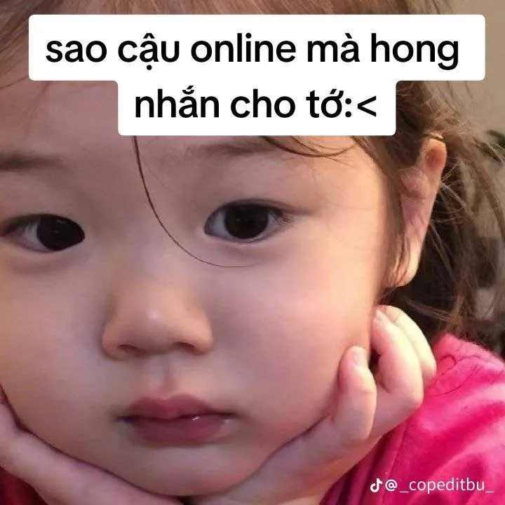 Biểu cảm rụt rè khi lỡ sai chuyện nhỏ
