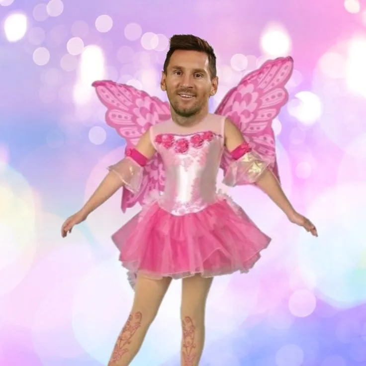 Messi nhăn trán nhìn VAR như không tin nổi