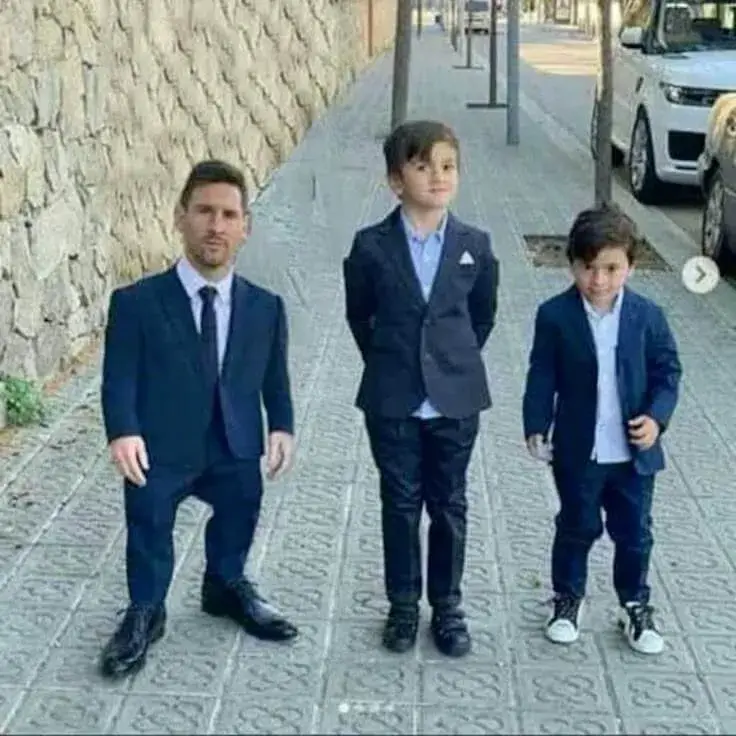 Messi cúi đầu suy tư như triết gia sân cỏ