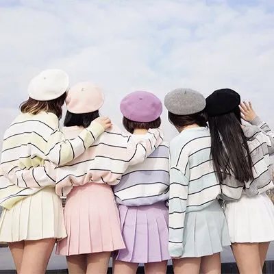 Avatar nhóm bạn thân 5 người bựa, biểu cảm ngáo khó đỡ.