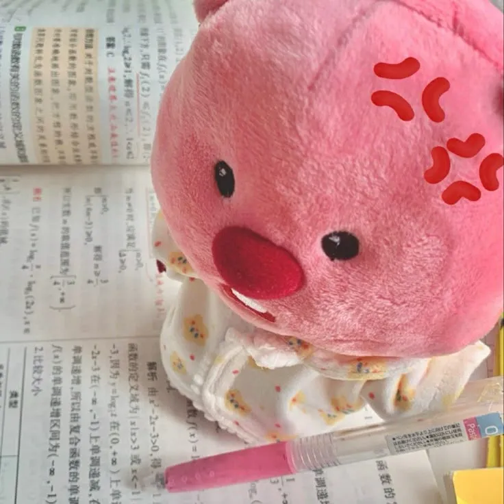 Gấu Loopy mặt đơ vô tri cực buồn cười, nhìn là bật cười.