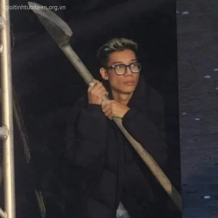 Ảnh chế hài hước cảnh phóng lợn bốc đồng.