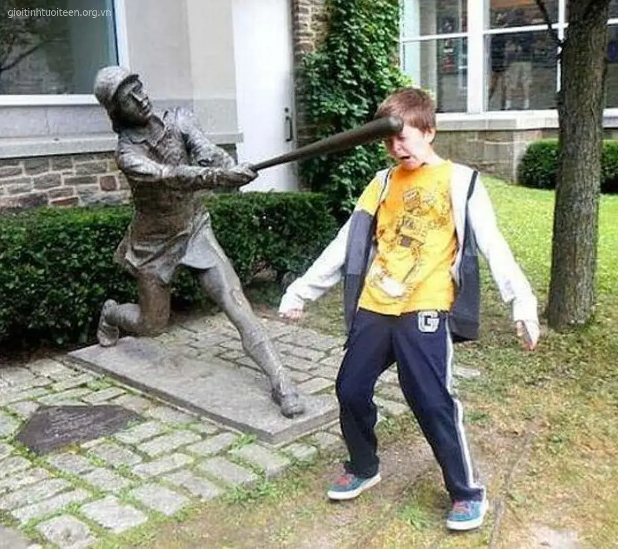 Meme đánh nhau hài hước khiến ai cũng cười