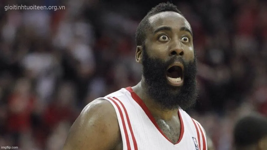 Biểu cảm sững sờ ánh mắt trống rỗng