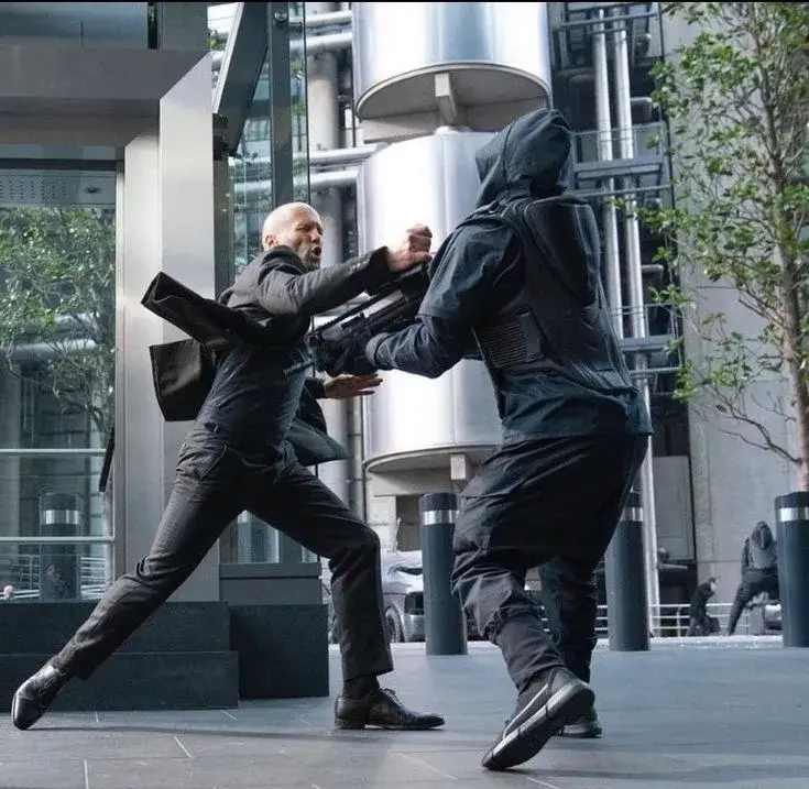 Hình meme đánh nhau bựa nắm tóc cực gắt