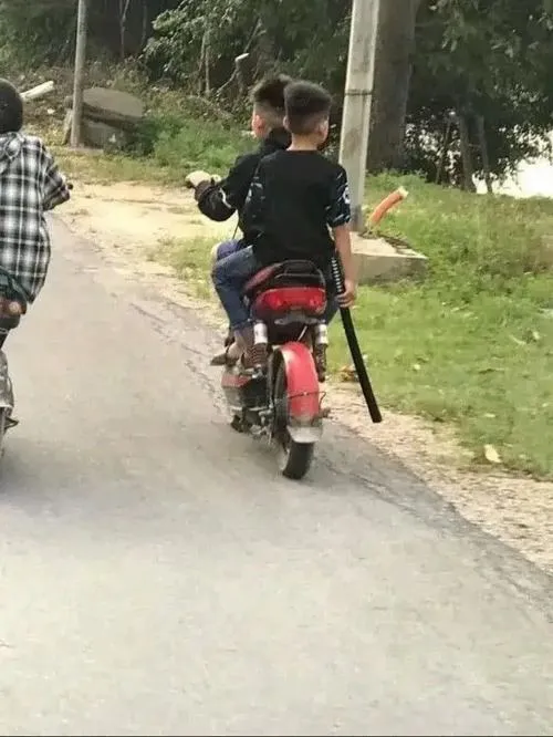 Meme vô tri đối đầu căng thẳng nhưng kết quả khiến người xem cười