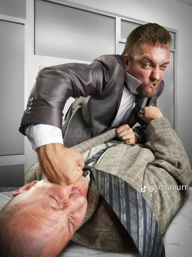 Hình chế khoảnh khắc đấm vào mồm rồi xin lỗi liền.