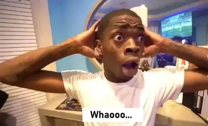 Anh da đen sốc ánh mắt đỏ hoe cực troll