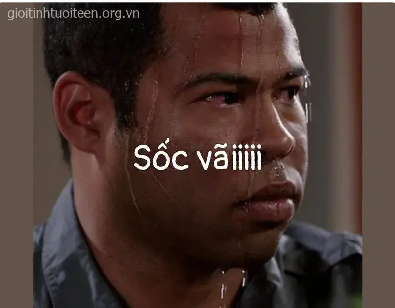 Hình ảnh ngơ ngác anh da đen dáng người lúng túng