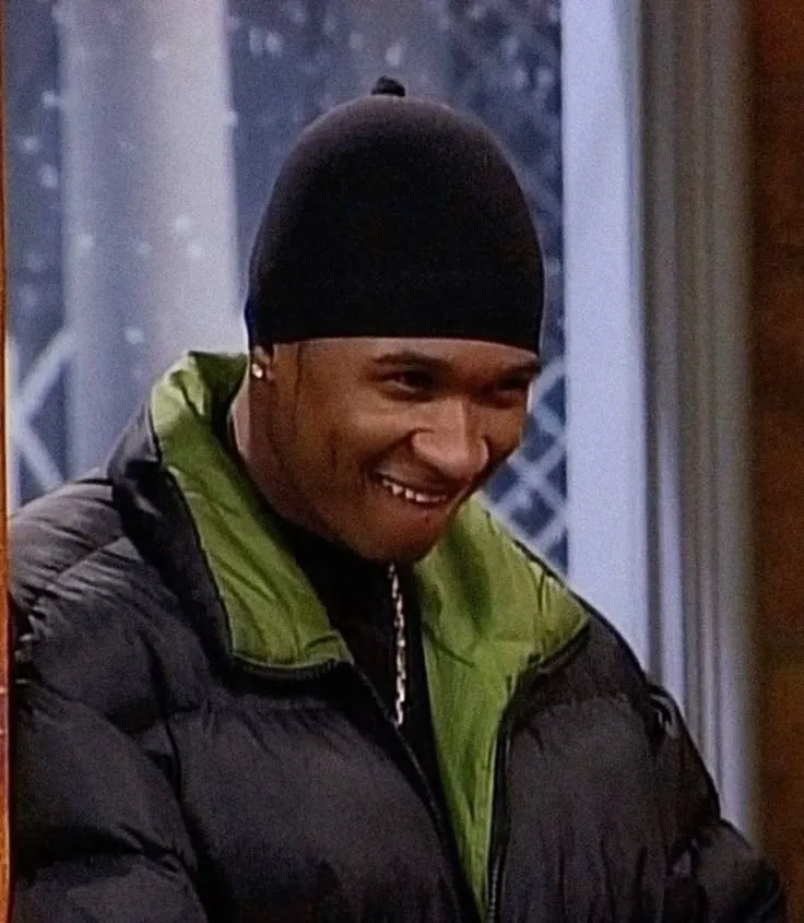 Anh da đen cười mỉm nhẹ cực lầy lội.