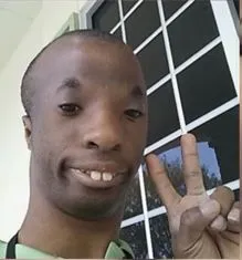 Nụ cười anh da đen cực bắt trend.