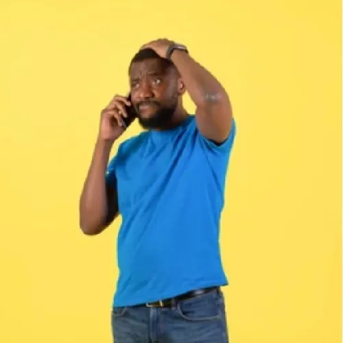 Hình chế anh da màu gãi đầu khổ sở lúng túng