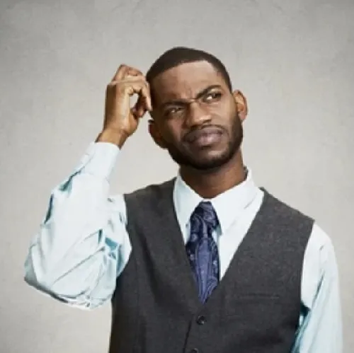 Hình chế chàng trai da màu gãi đầu mệt mỏi suy tư