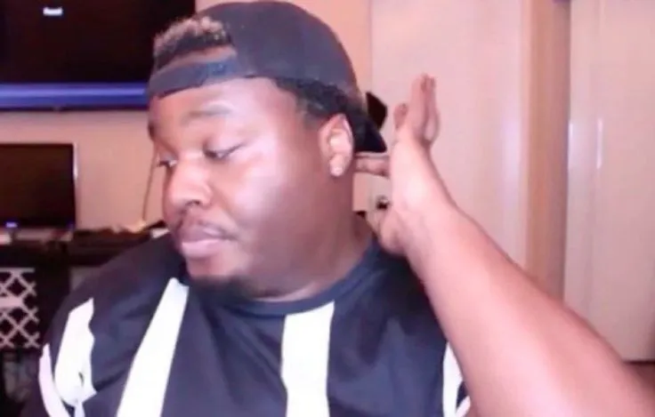 Hình chế anh da đen gãi đầu bối rối đáng yêu