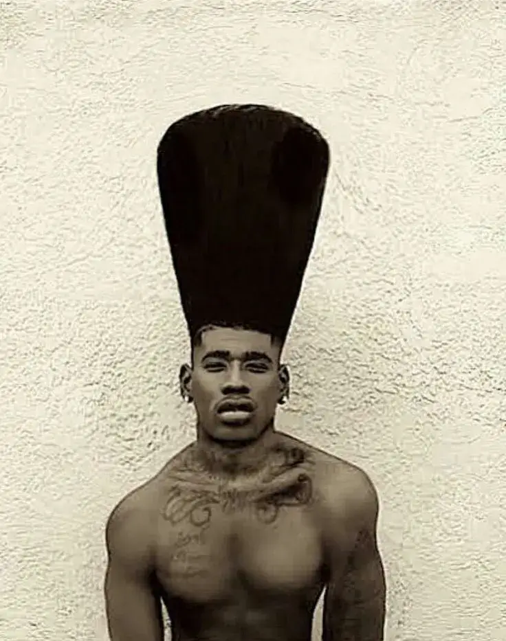 Hình anh da màu quay đi lạnh lùng vui nhộn