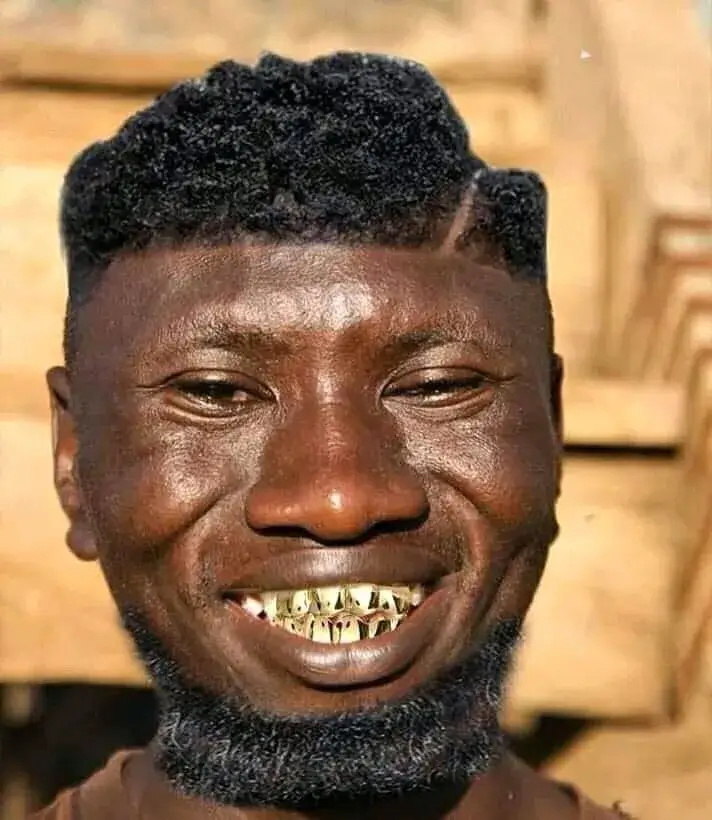 Hình vui anh da màu nhún vai vô tâm hài