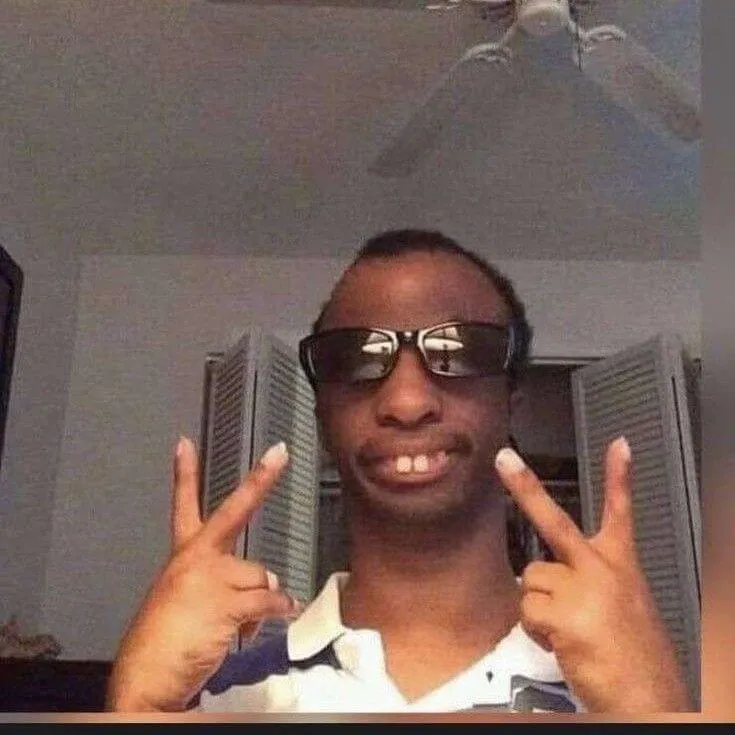 Ảnh người đàn ông da màu biến mất bá đạo