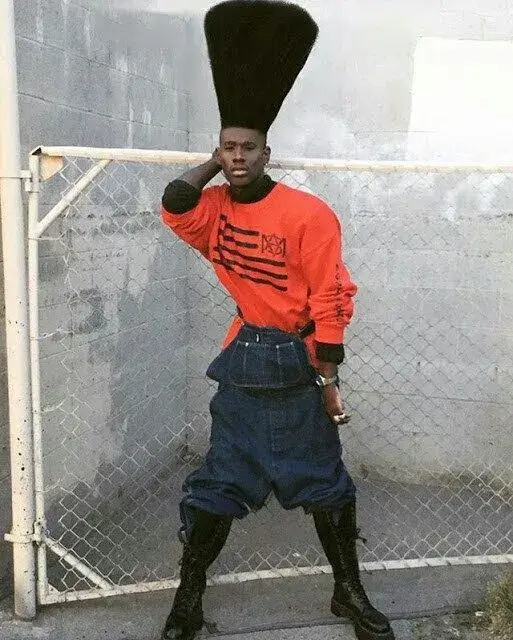 Ảnh chế người da đen ôm mặt cười đểu