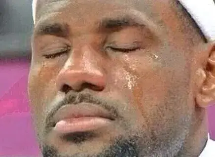 Cảm giác hụt hẫng hiện rõ trên đôi gò má